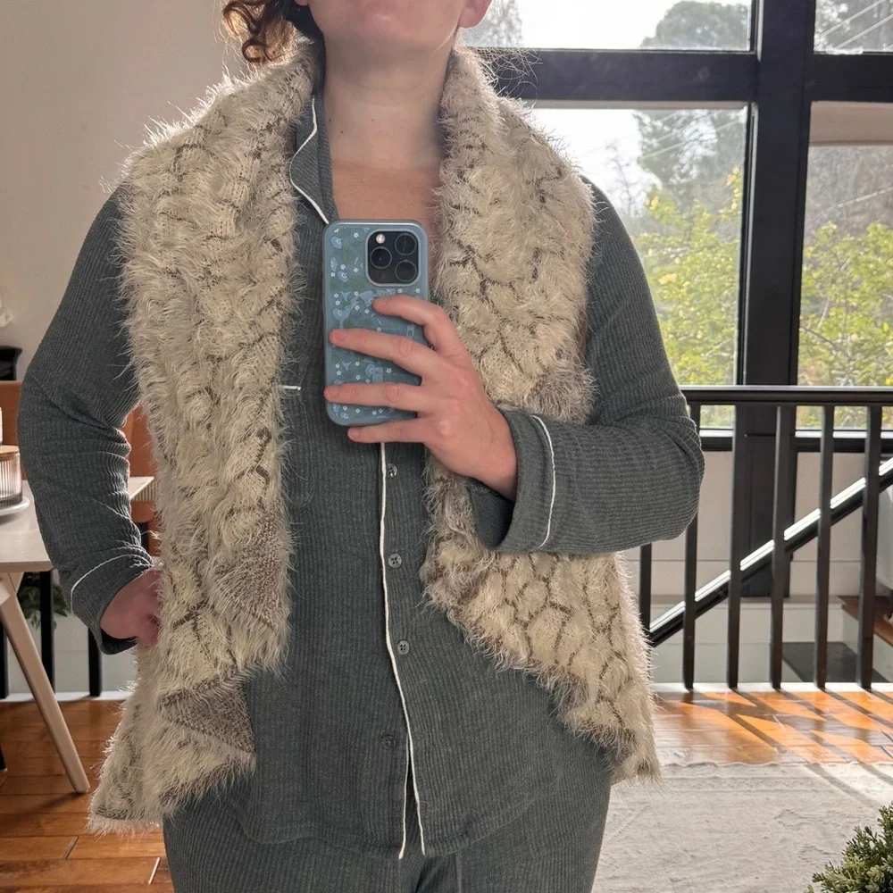 Delfine High Lo Fuzzy Vest Large Collar Wool Blend - Picture 8 of 8